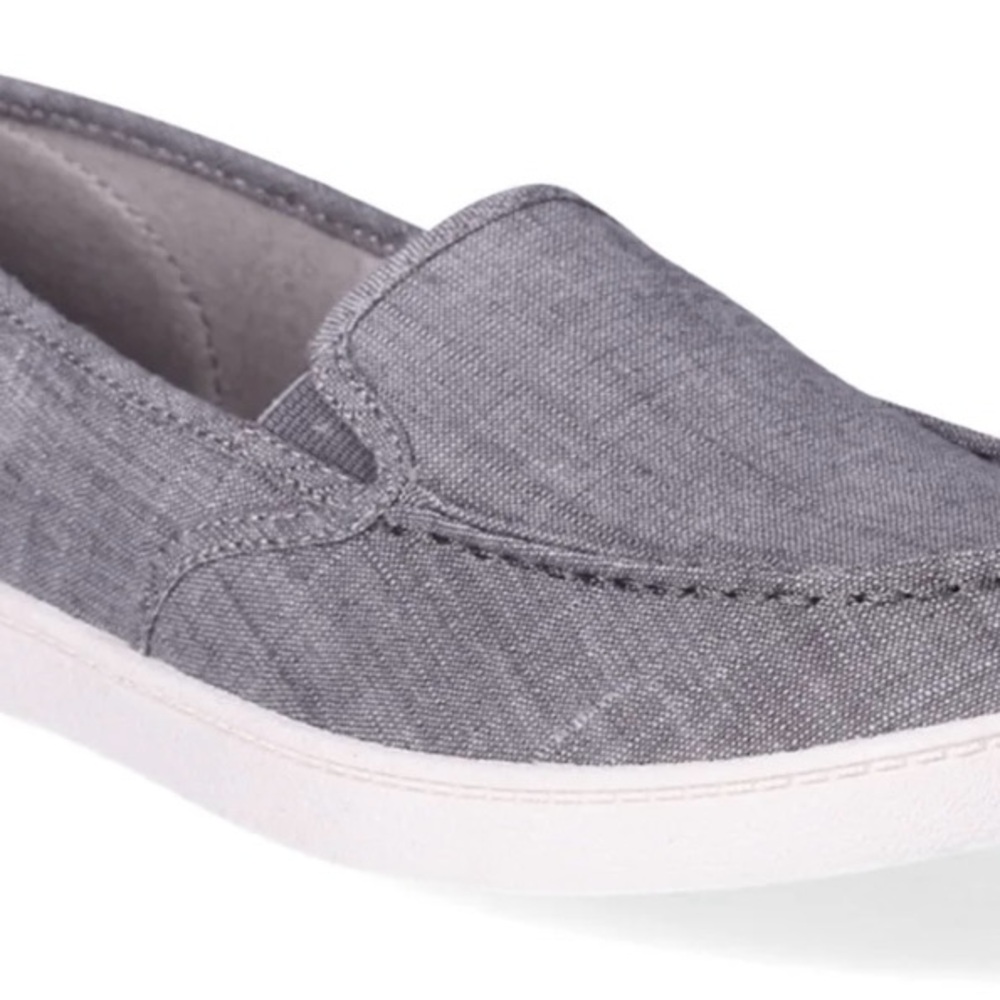 Men's Gray Slip-On Shoes, Size 8W